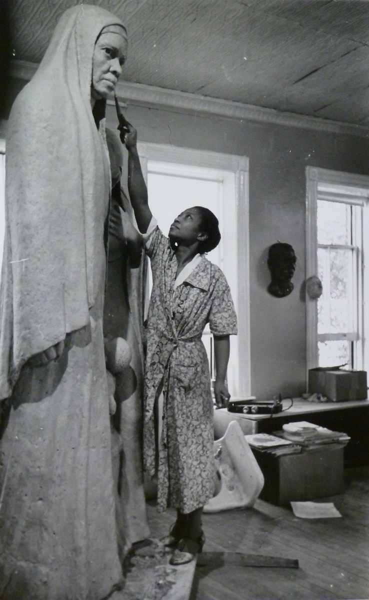 Lucien-Aigner-Augusta-Savage-in-her-Studio-Harlem-1936-gelatin-silver-print-14_-x-11_-2015.24
